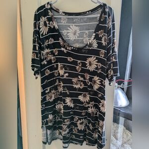 Maurices 24/7 Sunflower T-Shirt